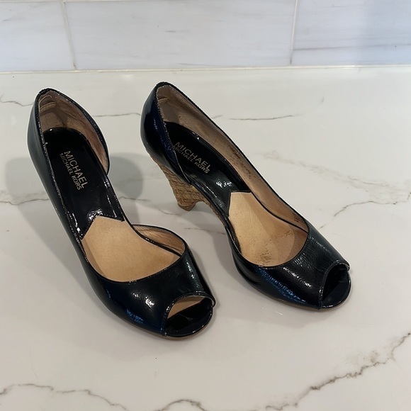 Michael Kors Patent Leather Peep Toe Woven Wedge Heel Shoes - Picture 7 of 12